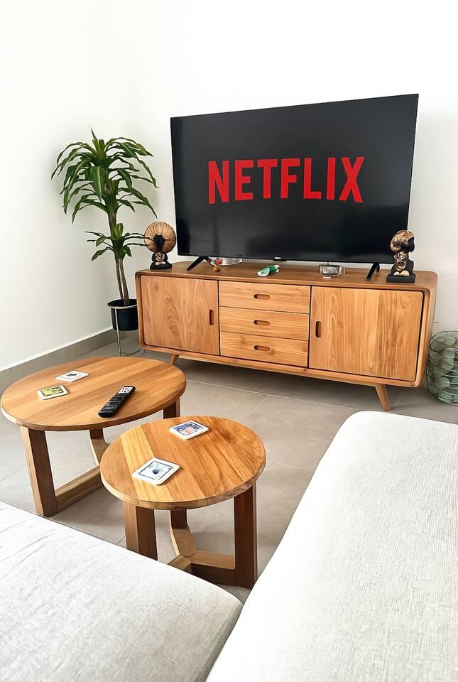 Stylish 3BR Apt •Pool• 2min Walk Pereybere Beach6