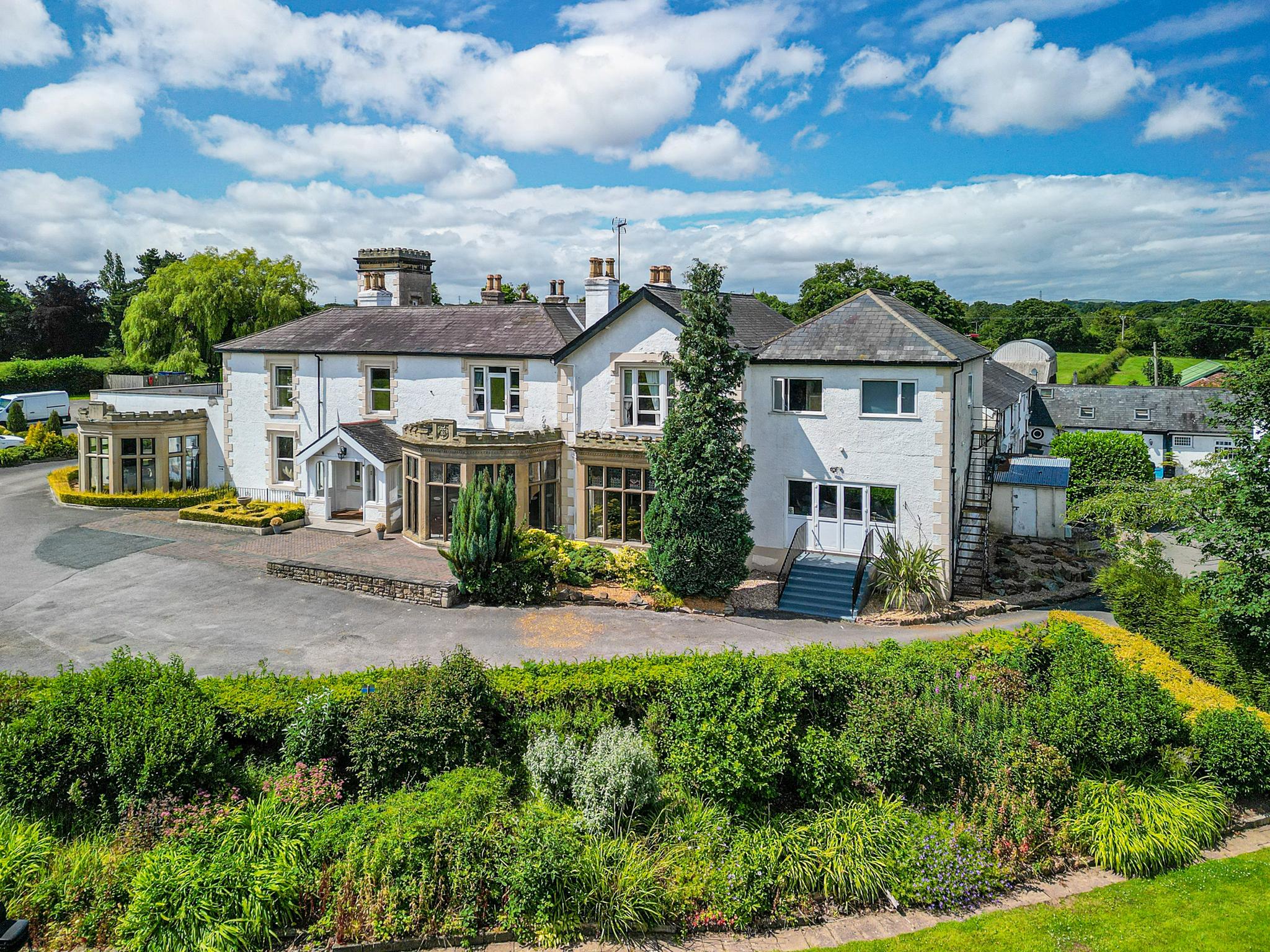 Paymán Club - Northop Hall Country House Hotel