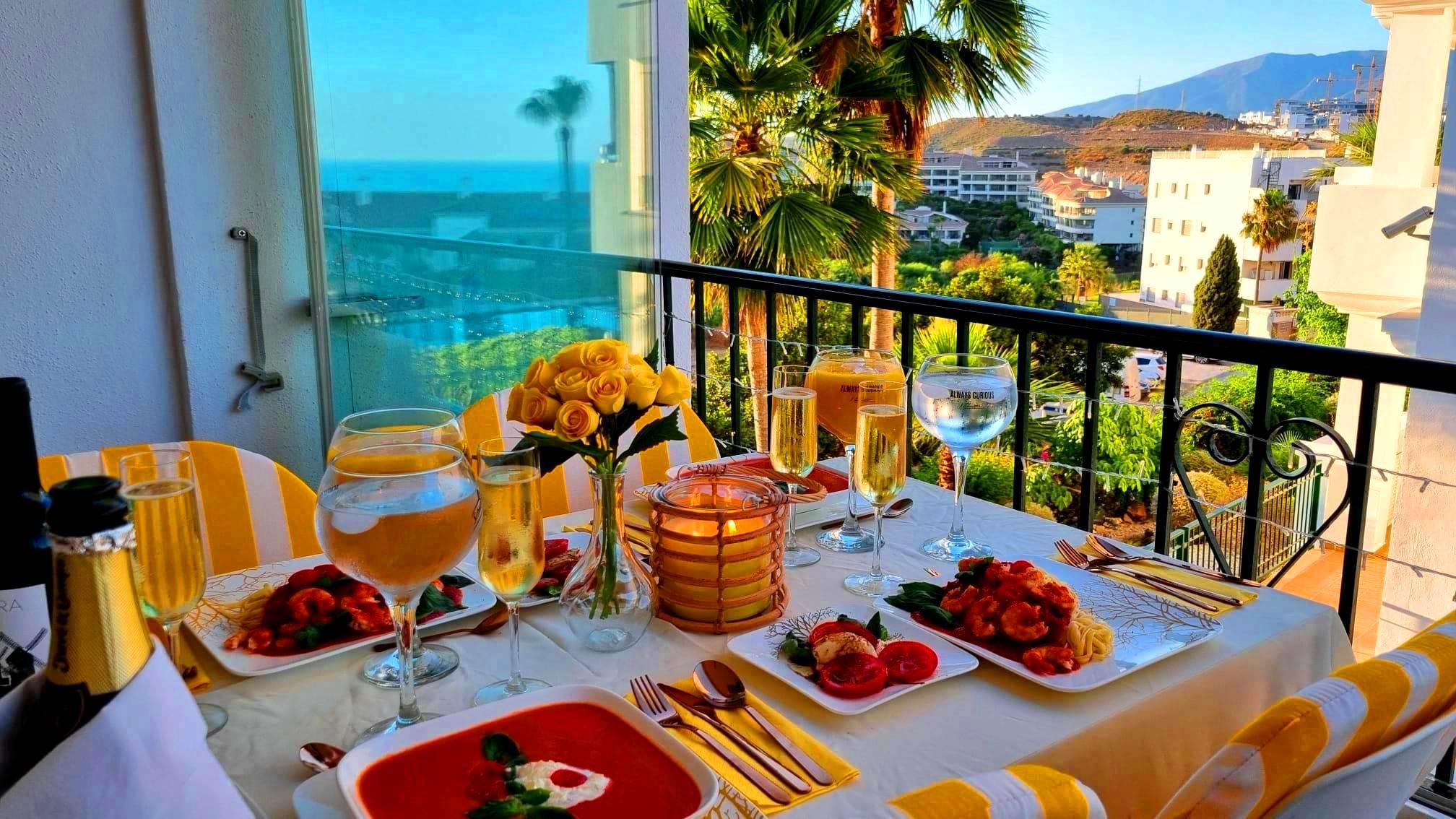 DiCaprio - Sea & Mountains View2