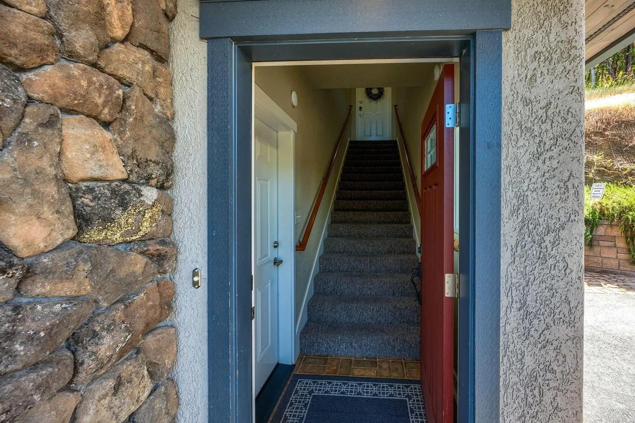 Rogue River Guesthouse - River and Whitewater Views!6