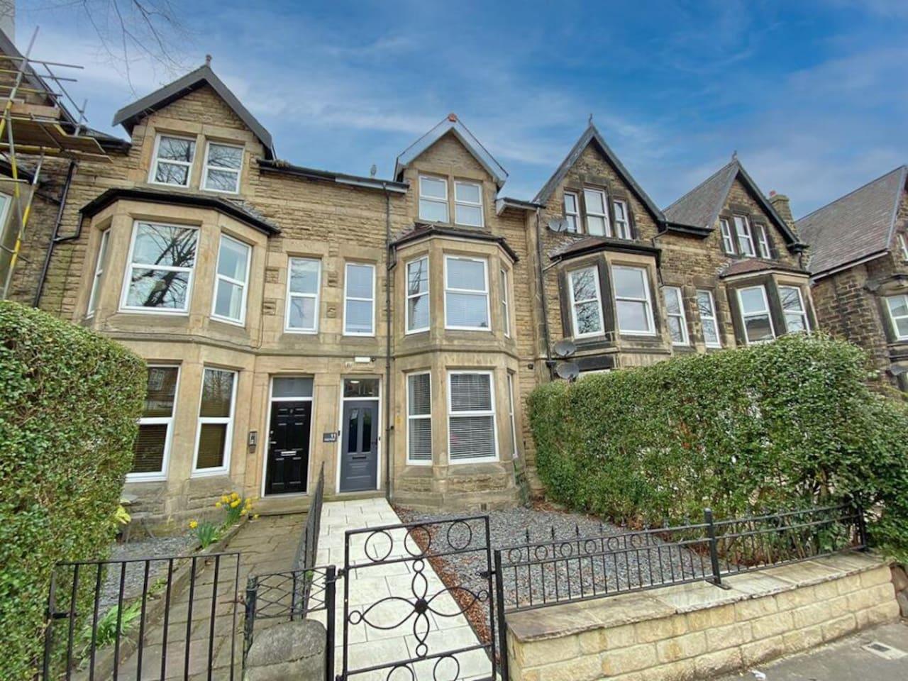 Eleven on Dragon - Boutique Hotel Rooms & Studio