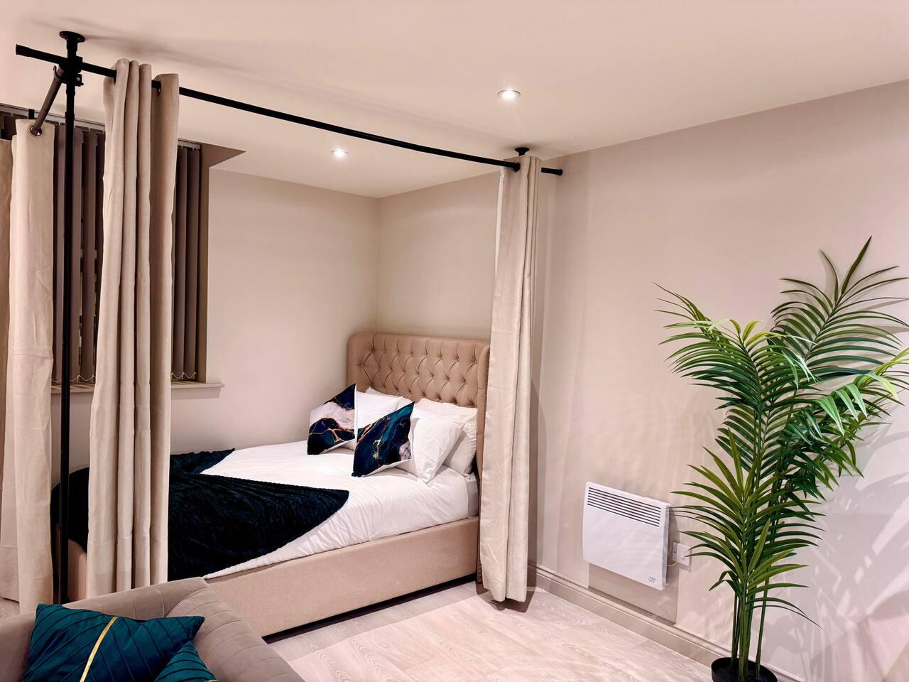 Elegant Apt by Victoria Quarter | Free Parking2