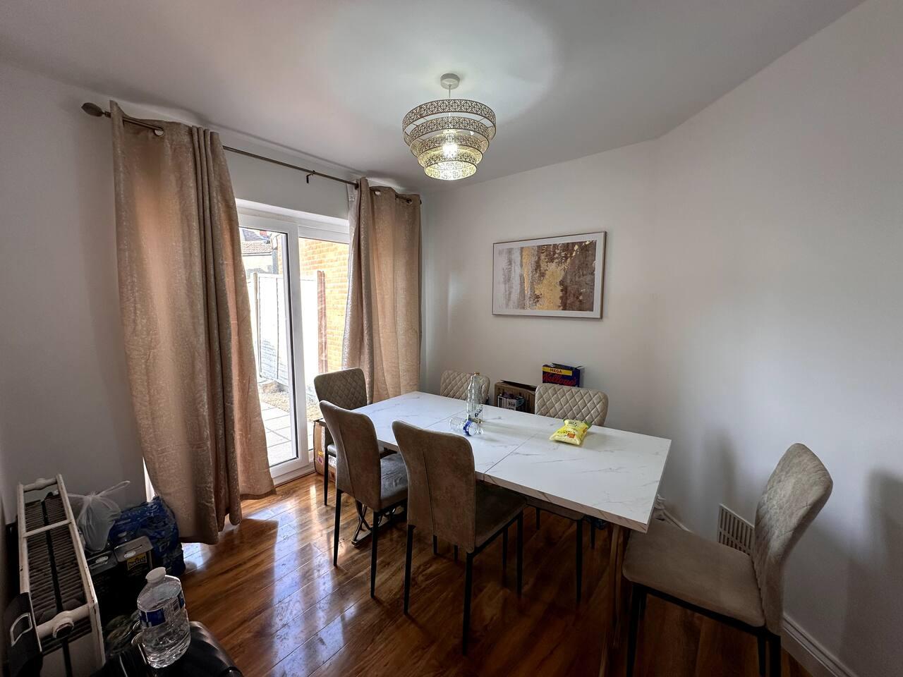4 Beds | Free Parking | Fully Equipped Home5