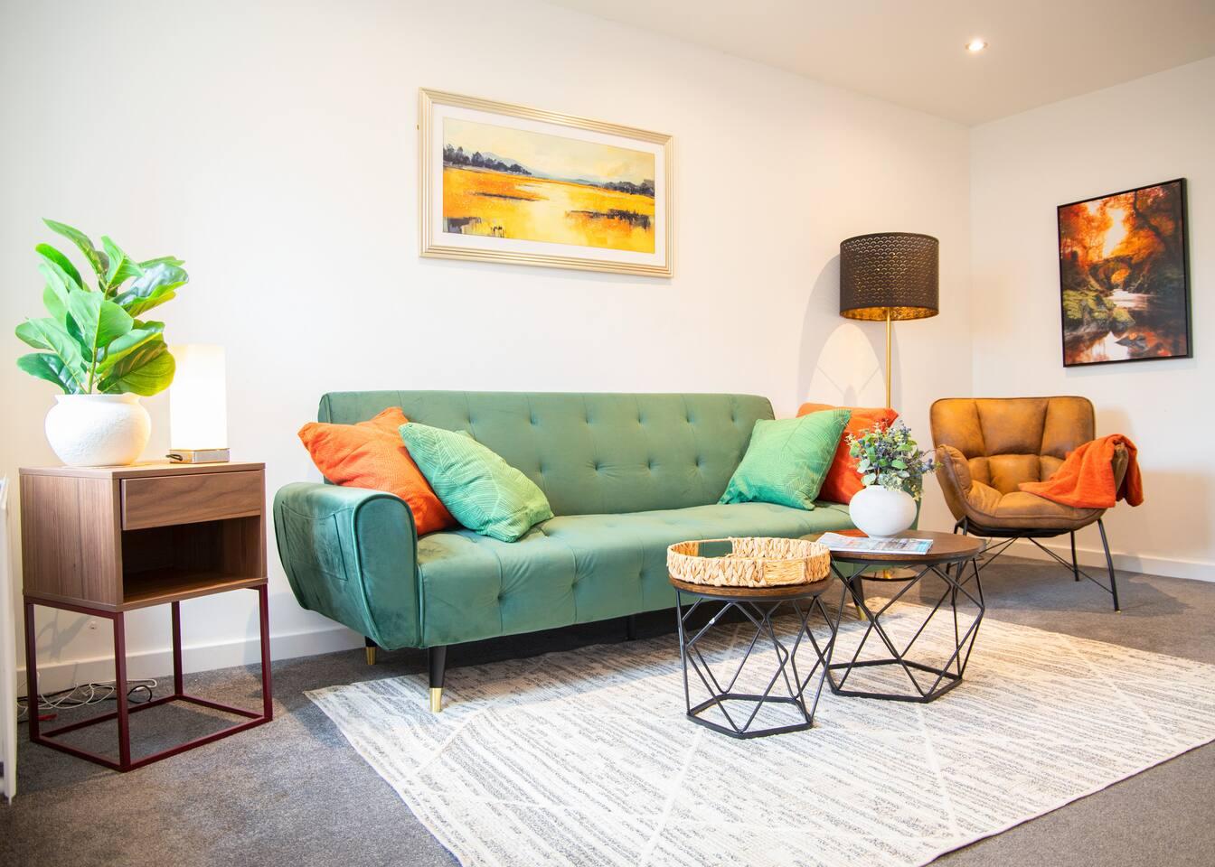 Bright & Stylish 3-Bed house