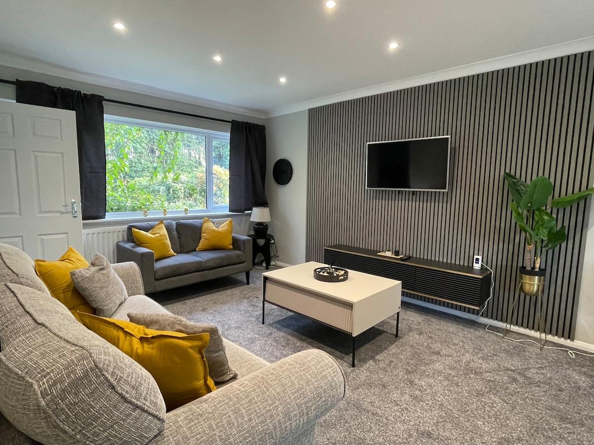 Modern 4-Bed Contractor Home