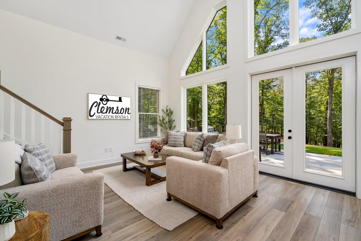 Beautiful new construction close to Clemson!6