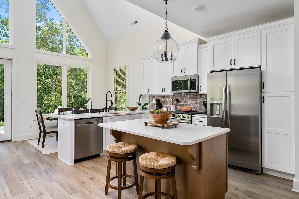 Beautiful new construction close to Clemson!3