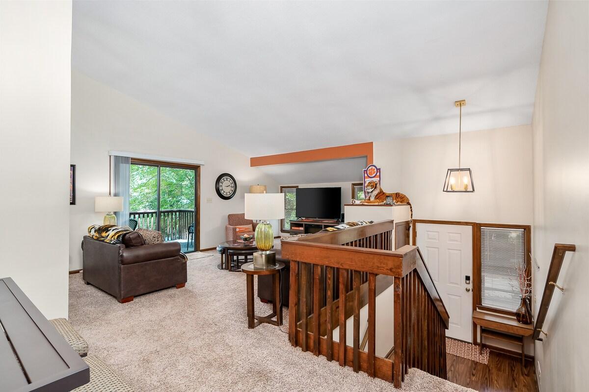 Less than 2 miles to Death Valley!6