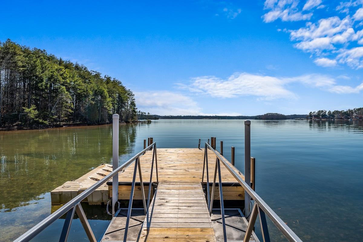 Kate's Kayak Cove on Lake Keowee!