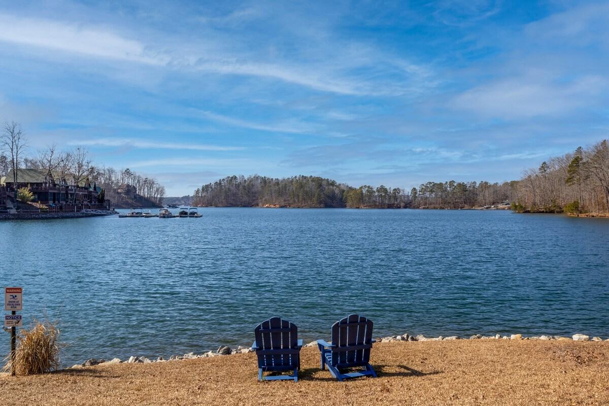 The Hangout at Lake Keowee with Hot Tub & Dock!4