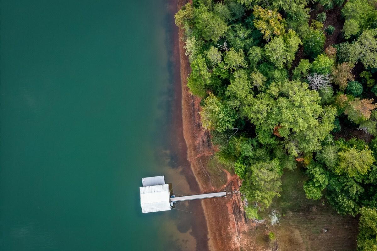 A Valley Echoes on Lake Hartwell!2
