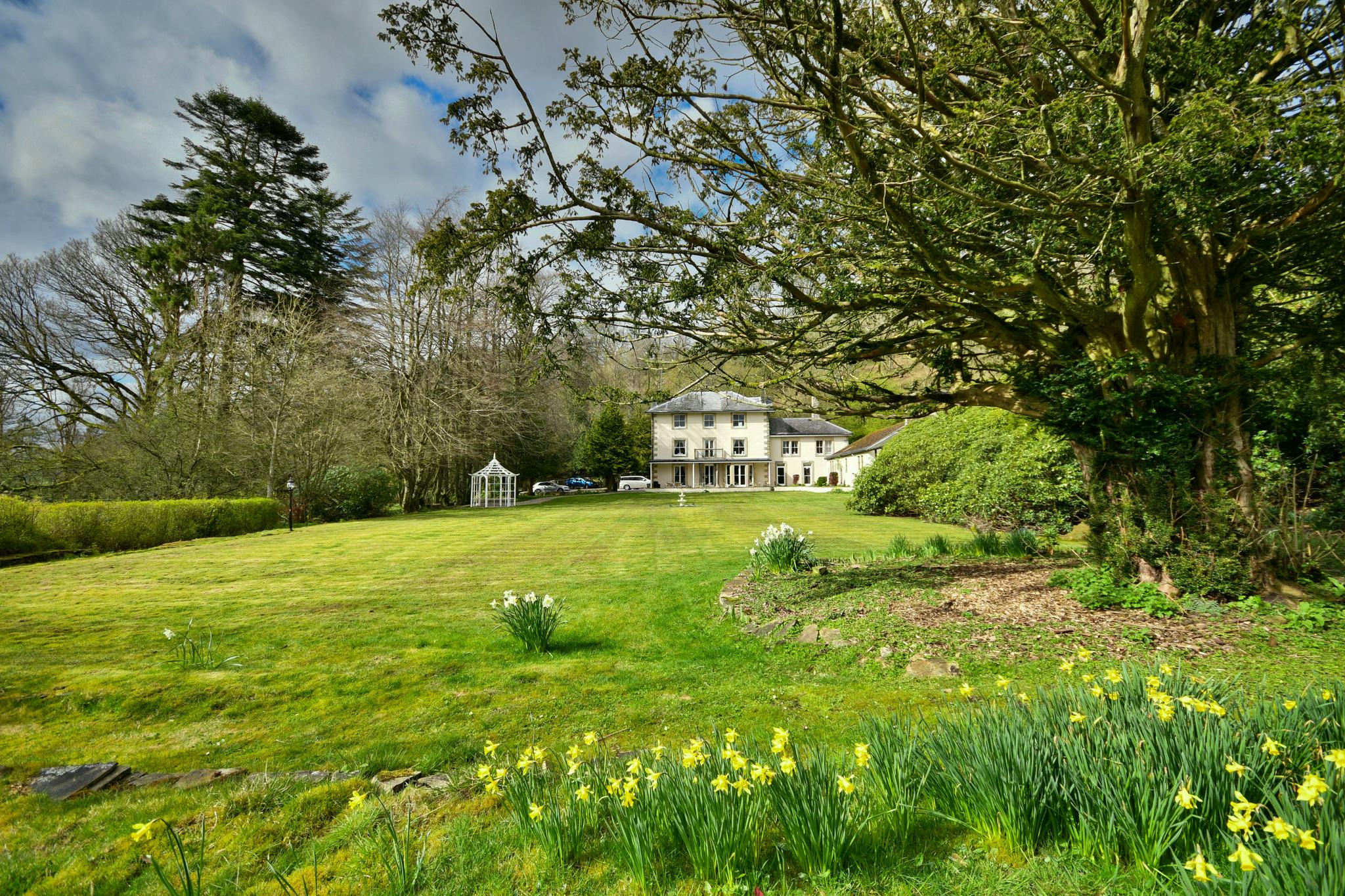 Lovelady Shield House4