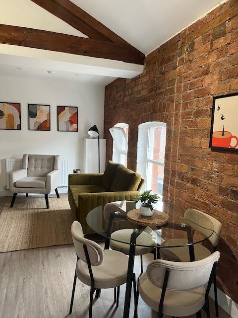 Urban Industrial Loft 1 *Private Parking*