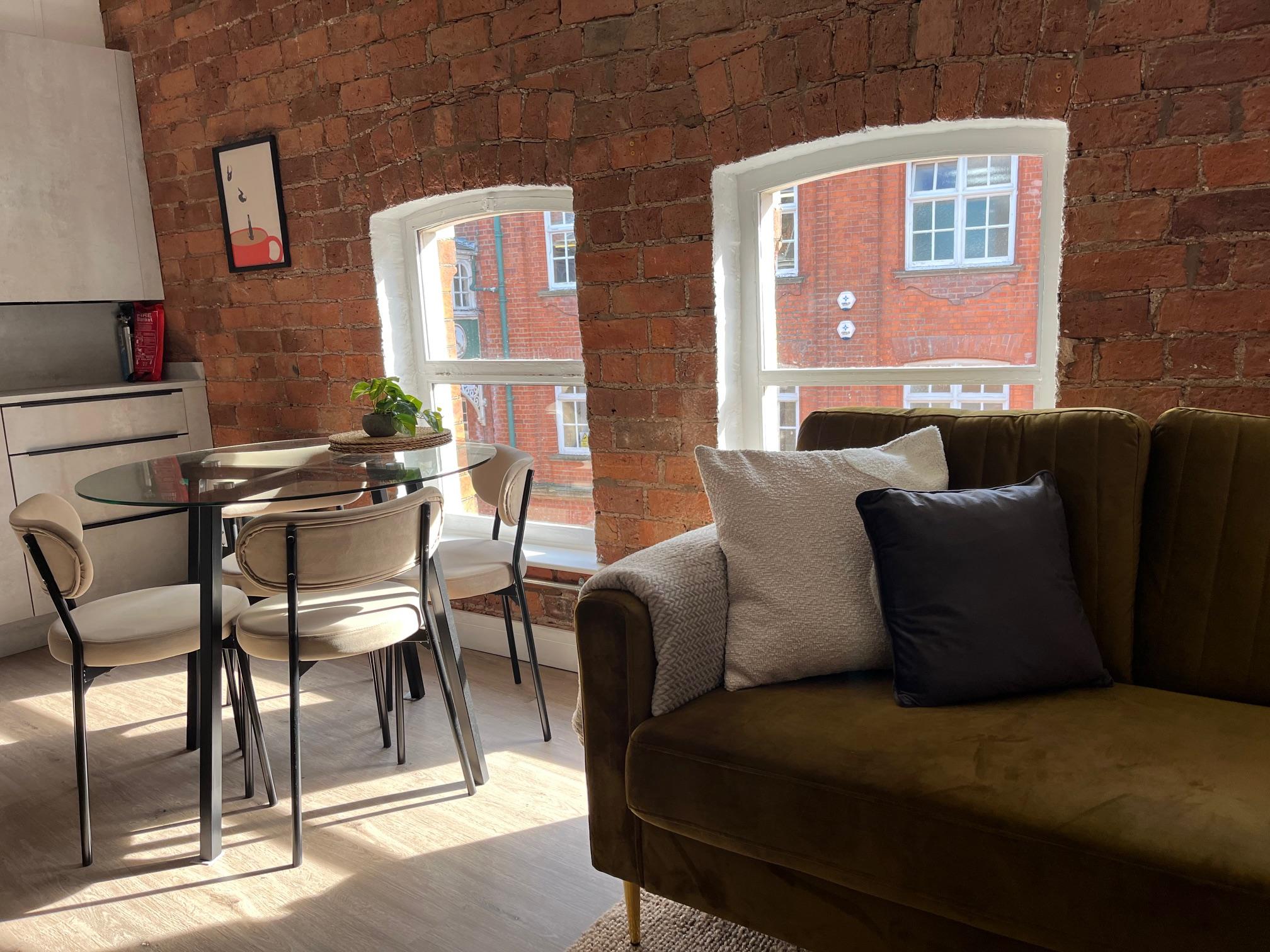 Urban Industrial Loft 2 *Private Parking*3