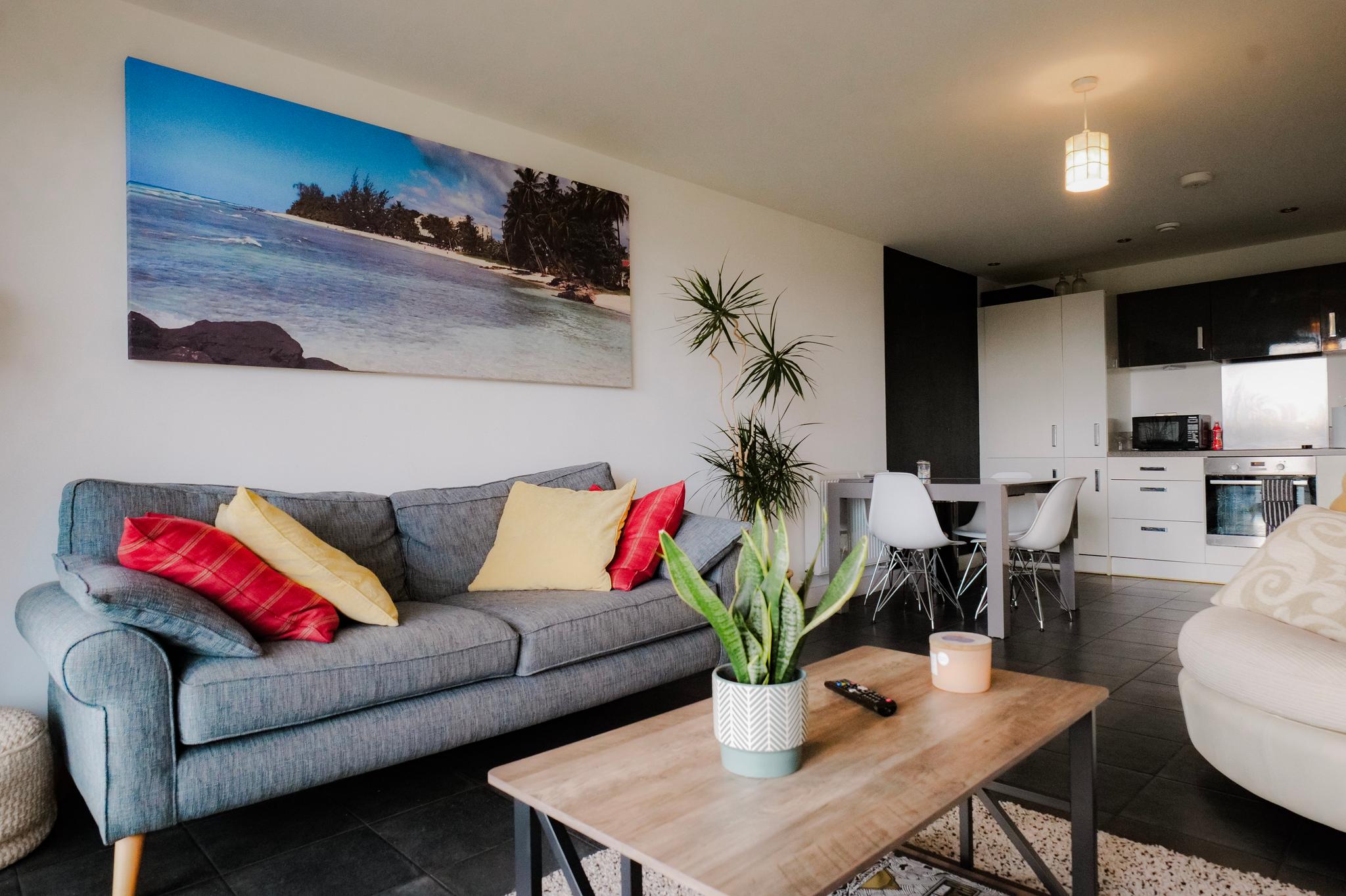 2-Bed Apartment with Stunning Cricket Ground View