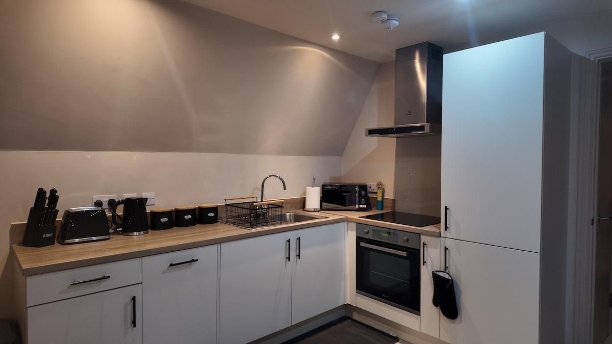 1 BR apartment central Leeds4