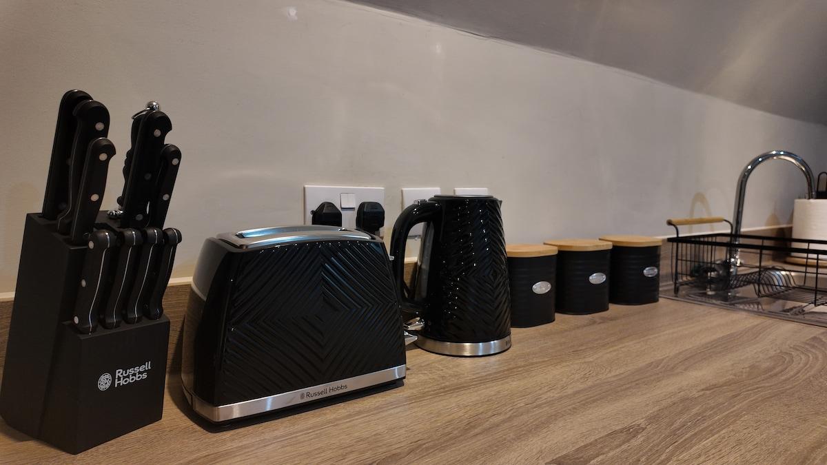 1 BR apartment central Leeds5