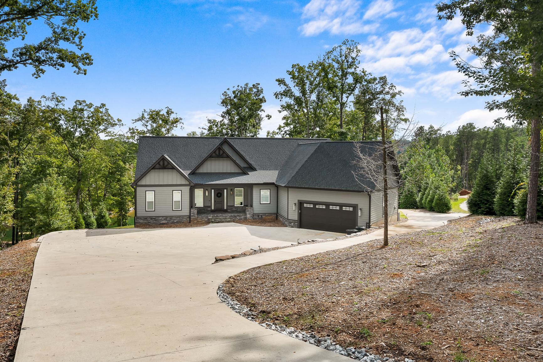 Cane Creek Retreat on Lake Keowee!2