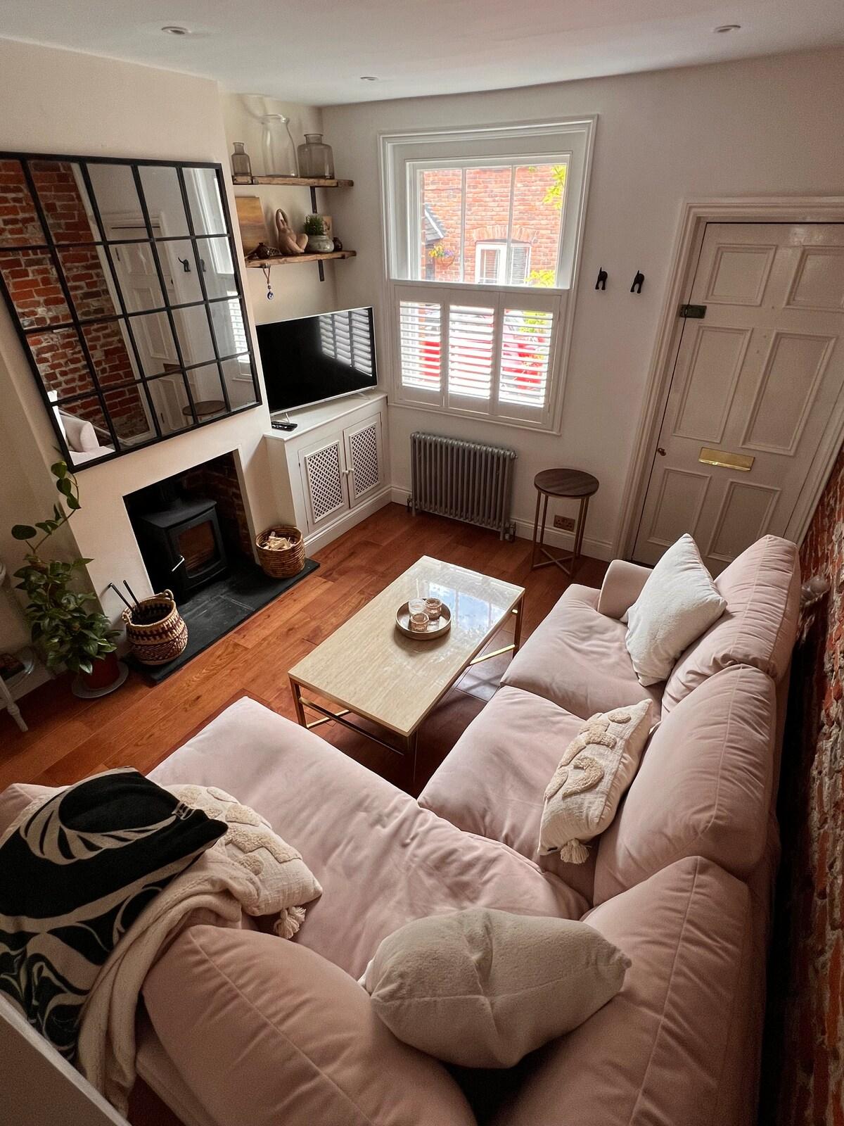 Two Bedroom House in the Heart of Winchester