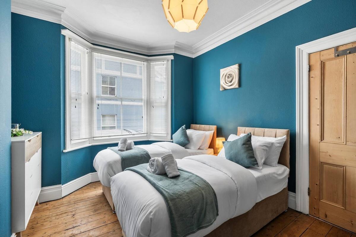 The Quirk & Timber Retreat with Free Parking2