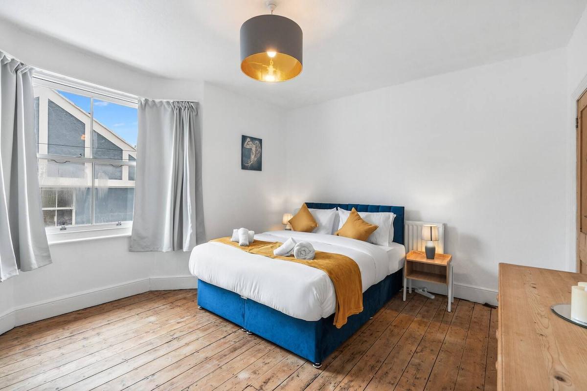 The Quirk & Timber Retreat with Free Parking6