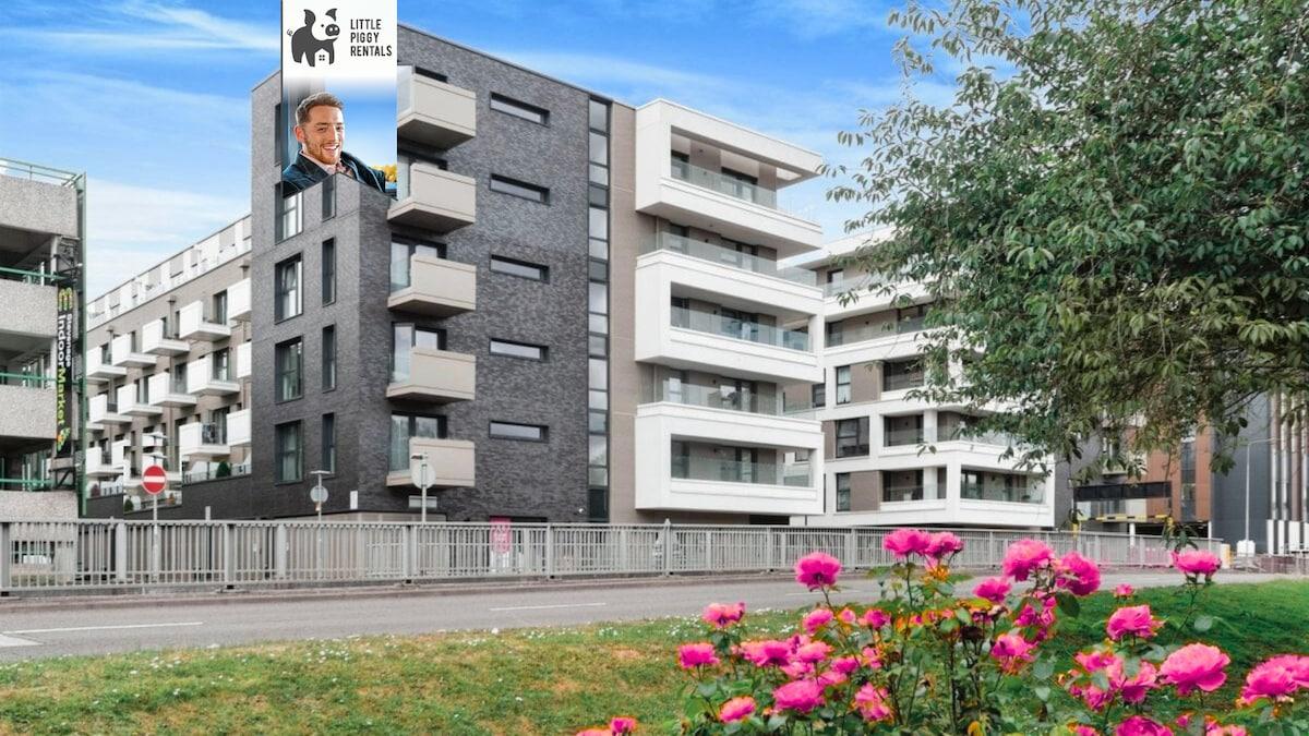 Luxury Penthouse with Balcony & 4K TV & Soundbar5