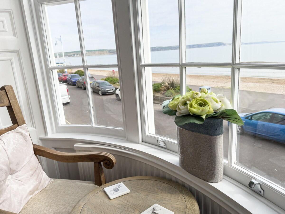 5 Bed | All En -suite | Seafront | Sea Views |