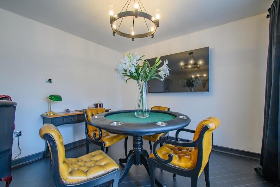 2 Bedroom House Close to City and Trafford Centre2