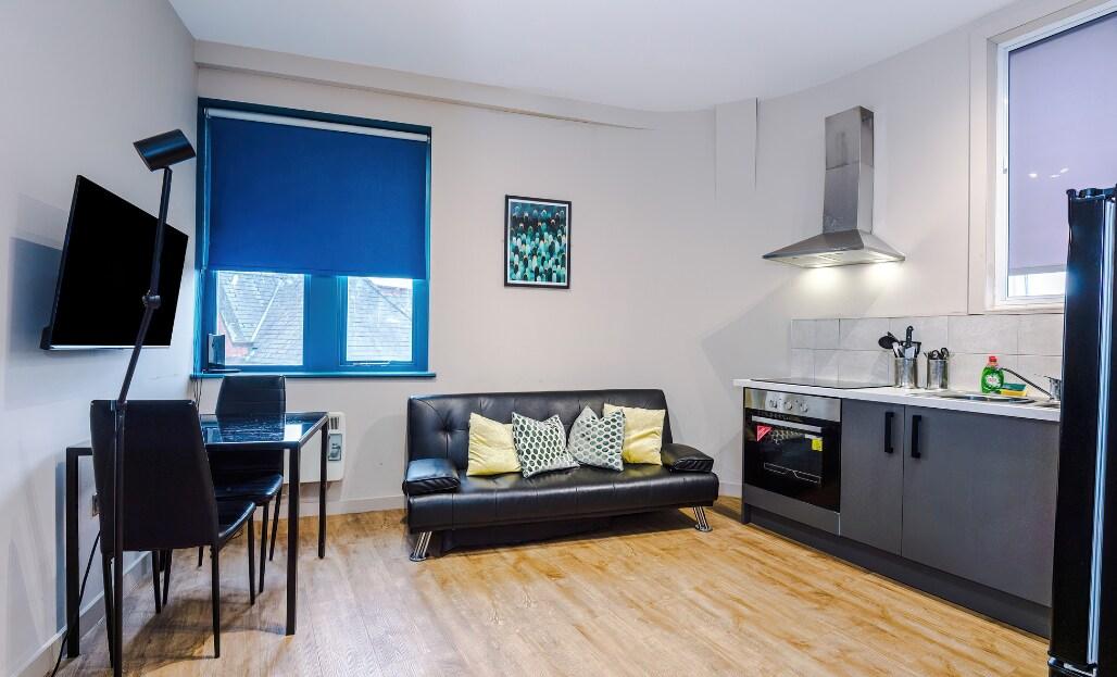 Central Wigan|Free Parking|Business|Leisure5