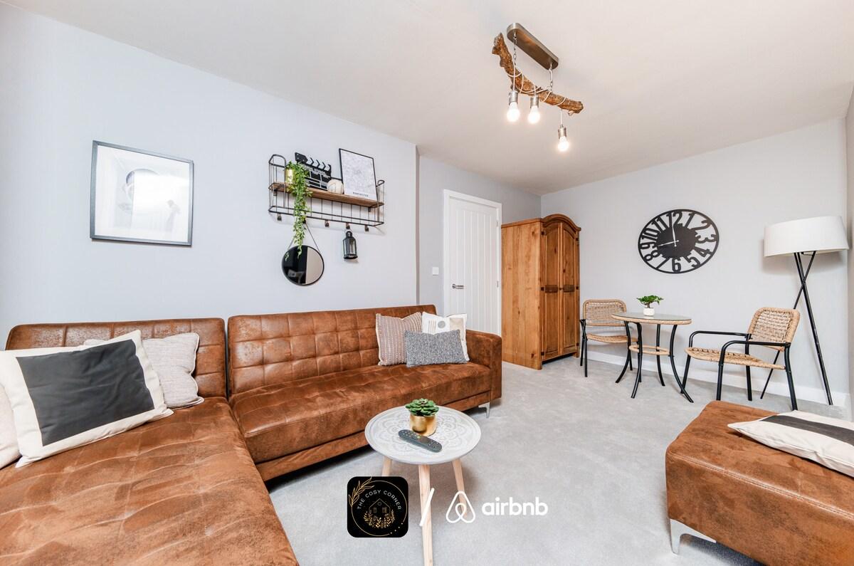 3 Bedrooms, Parking, Trafford, Salford & MCRCentre2