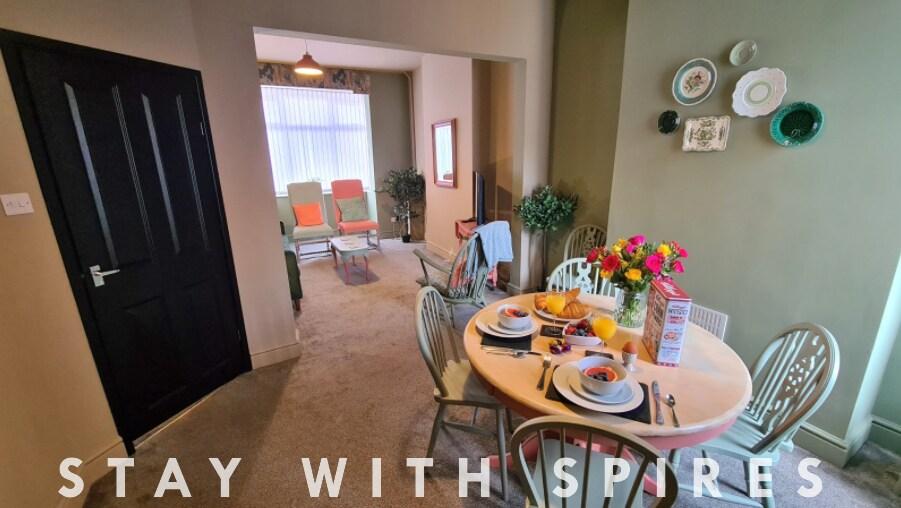 Jasper's 4 bedroom 2 bathrooms in Meir - Stoke3