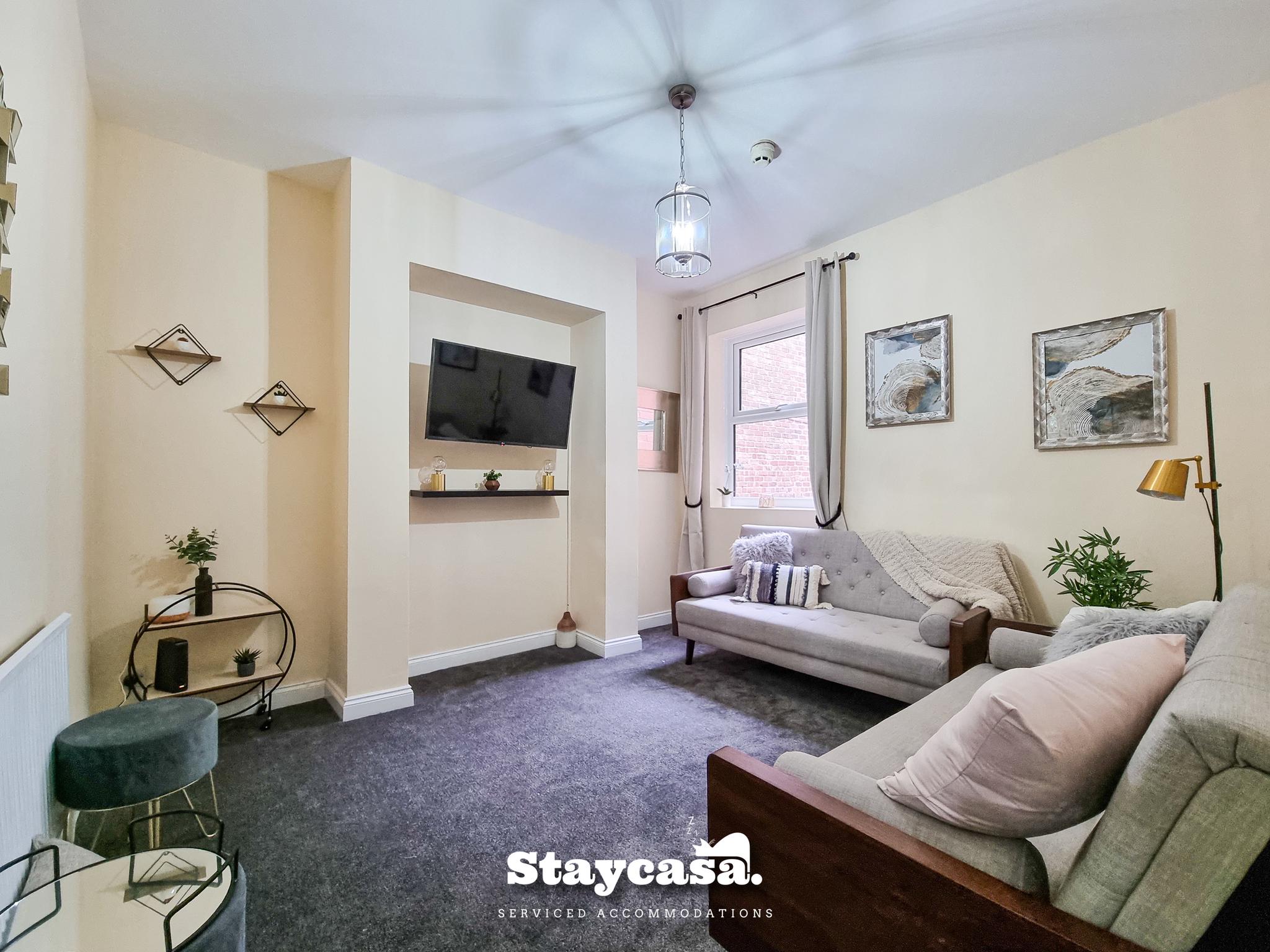 Spacious 5BR Home in Leafy Withington4