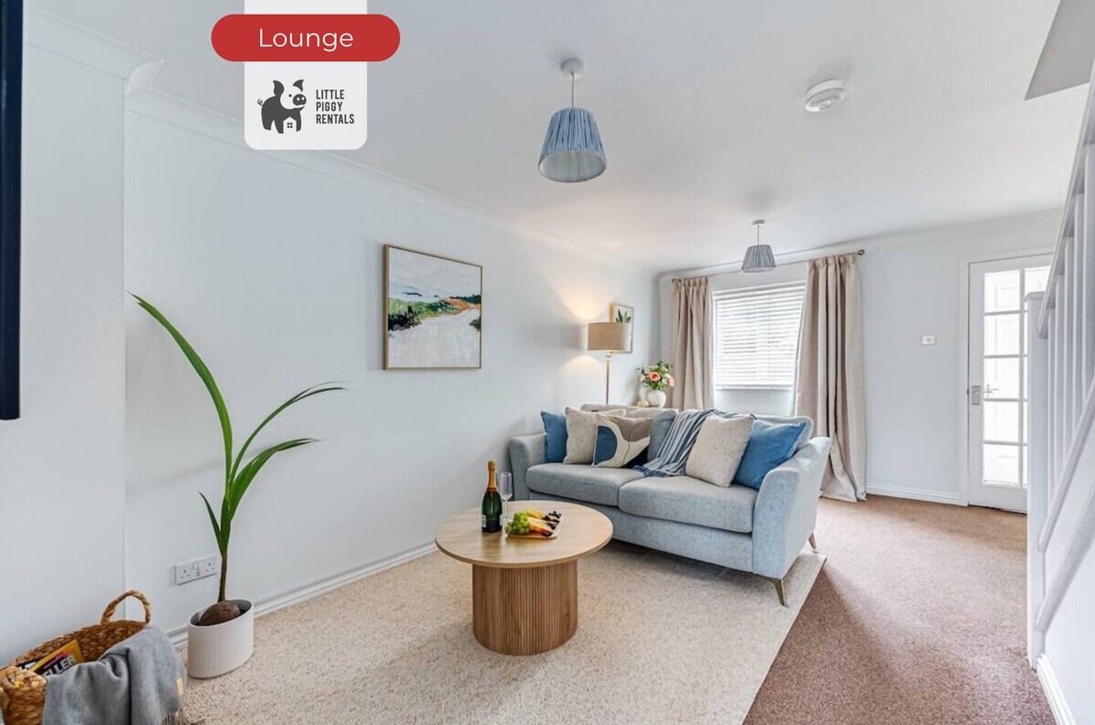 Cosy & Stylish Home w/ EV Charger & Priv. Garden5