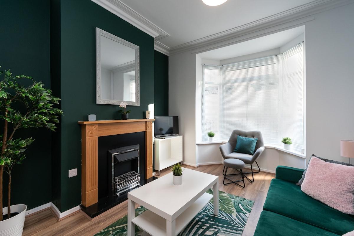 Stylish 3BR House in Hull - Sleeps 5