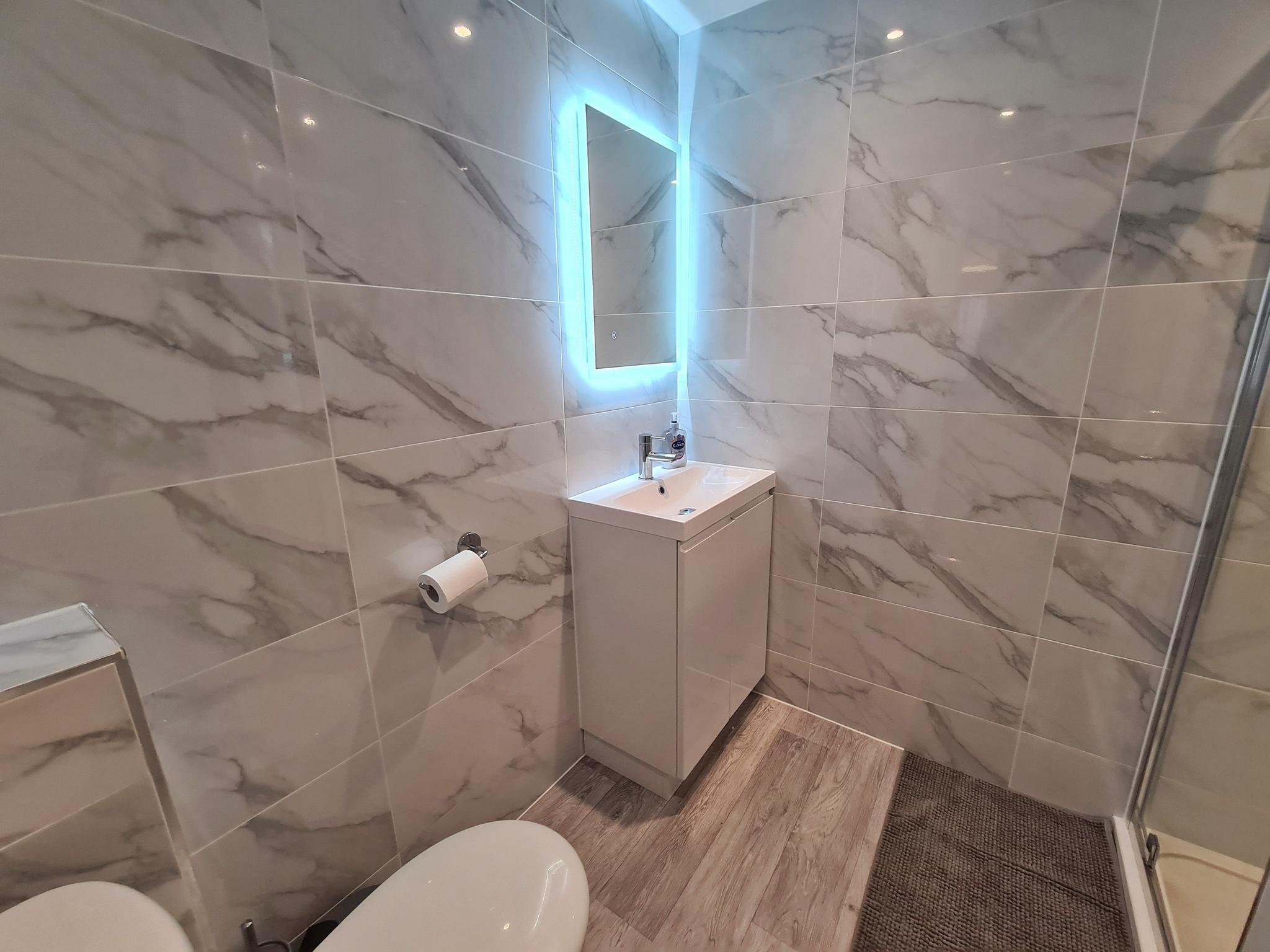 Contractor House • Sleeps 6-17, Parking • M27/M36