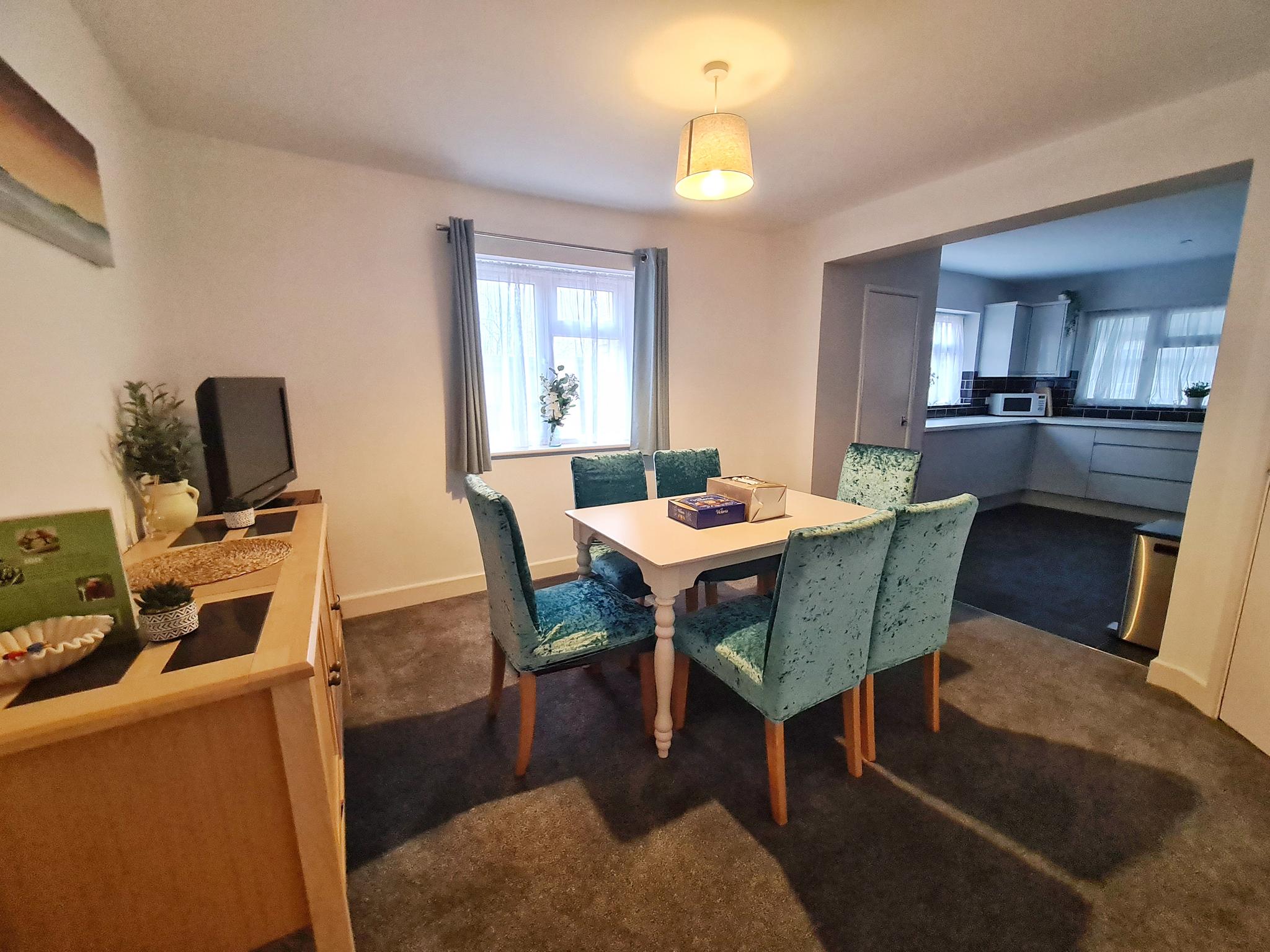 Contractor House • Sleeps 6-17, Parking • M27/M35