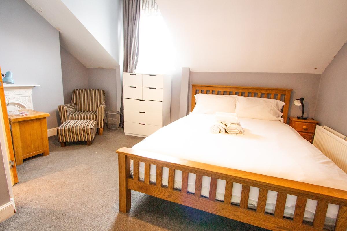 Homely Ensuite Room near City Centre1