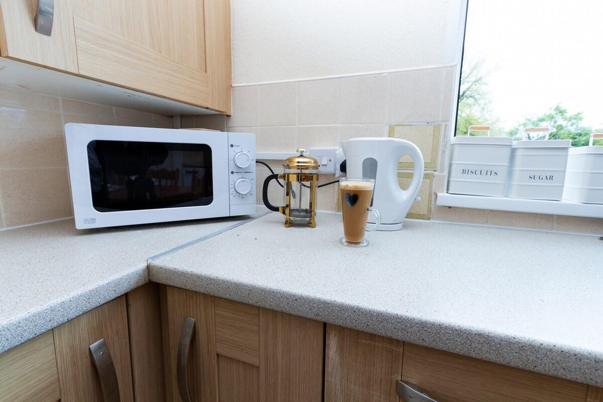 Spacious 2BR Home with Free Parking5