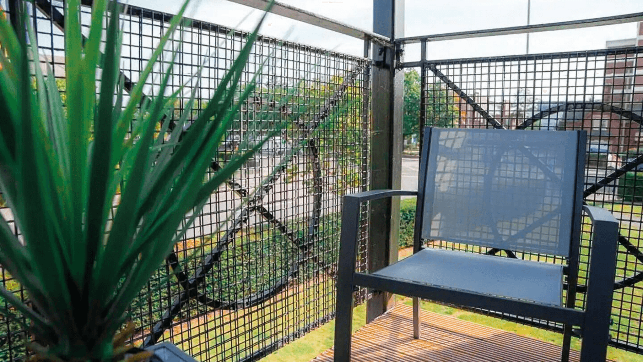 Central Balcony Flat | Long-Stay | WiFi | Parking4