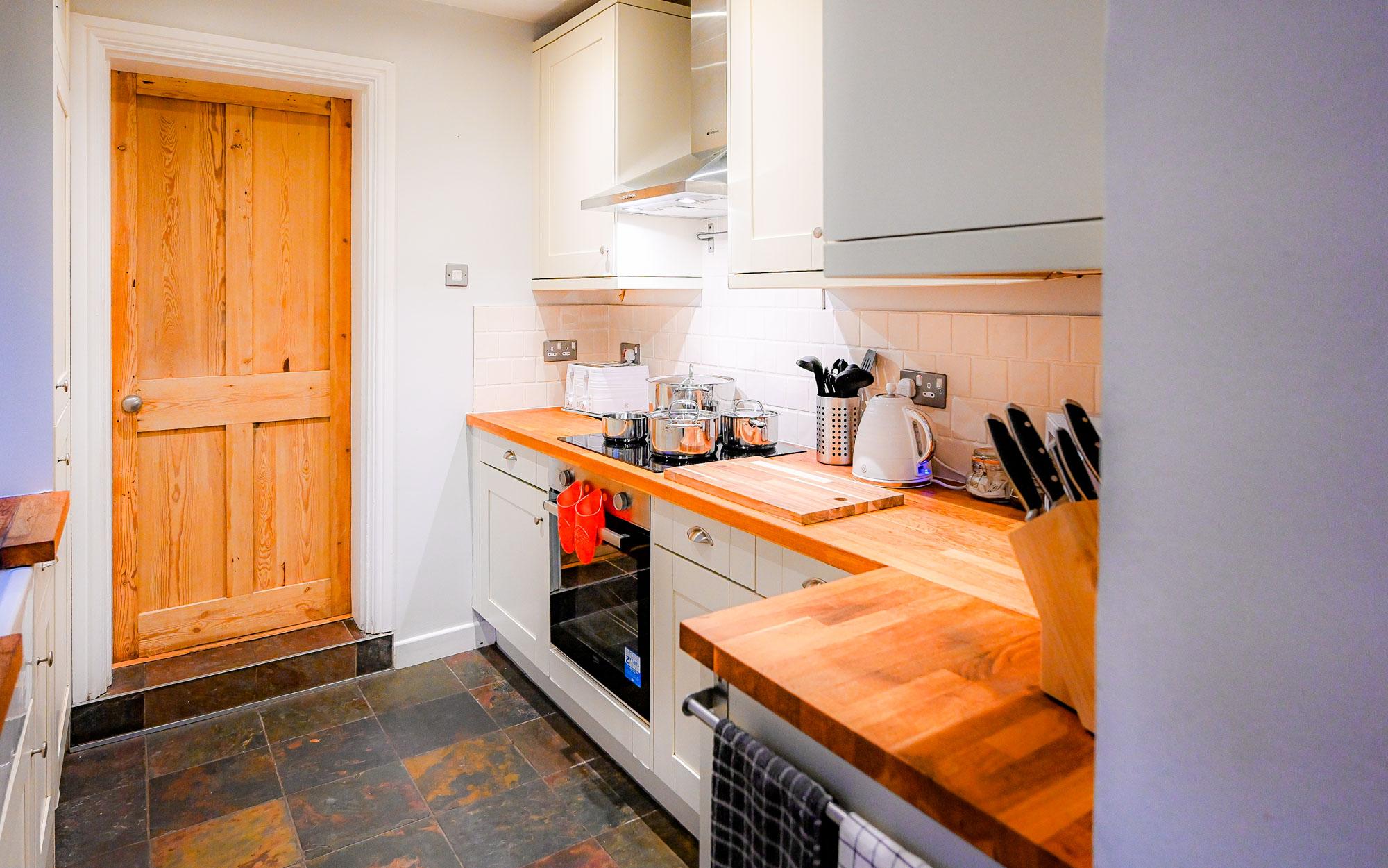 3-Bed Contractor & Family Home: Parking, WiFi, PS55