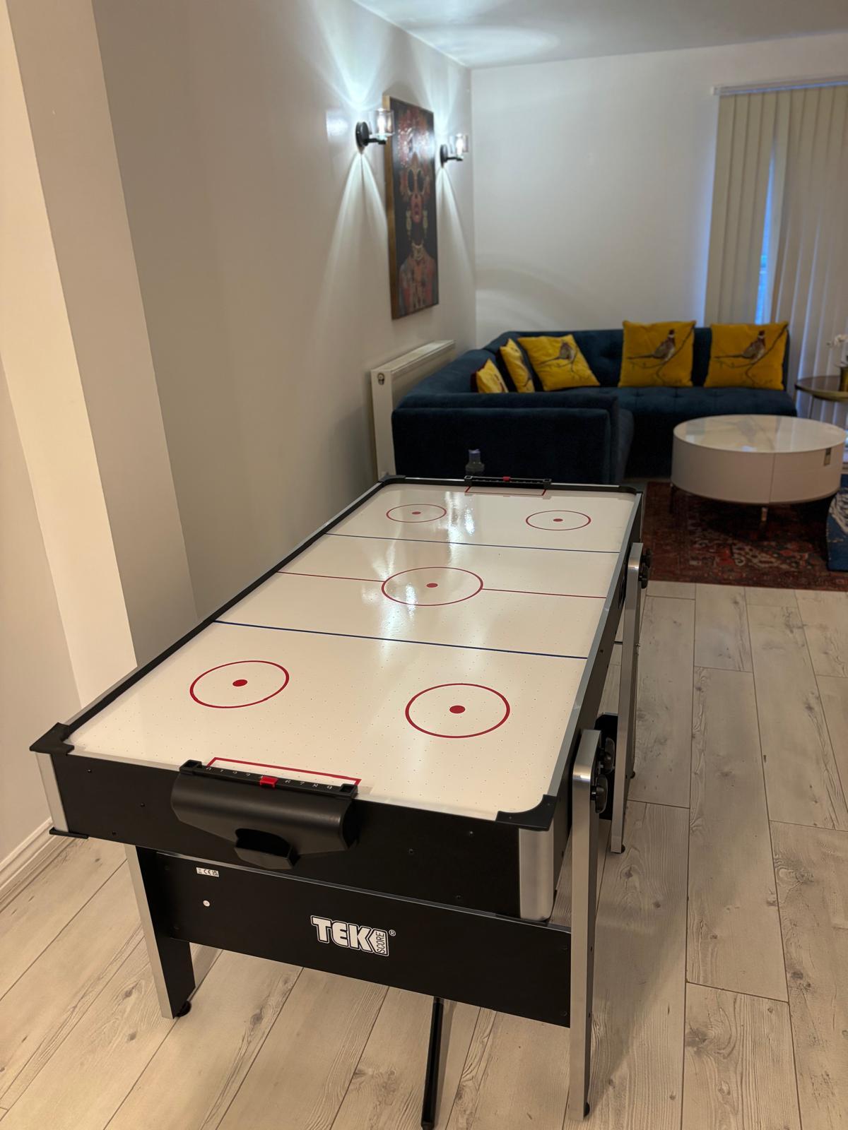 5 bedroom 3 BR Parking Wifi Pool table Contractors2