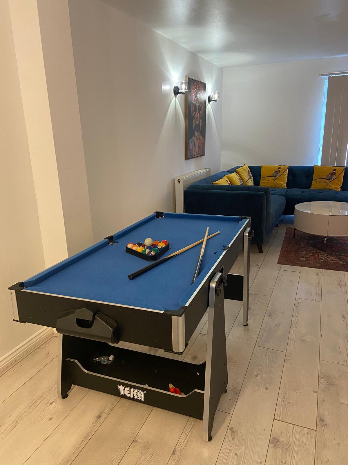 5 bedroom 3 BR Parking Wifi Pool table Contractors4