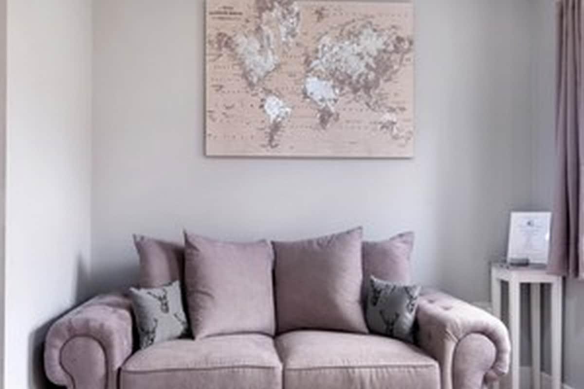 London Heathrow Living Holywell Springs House