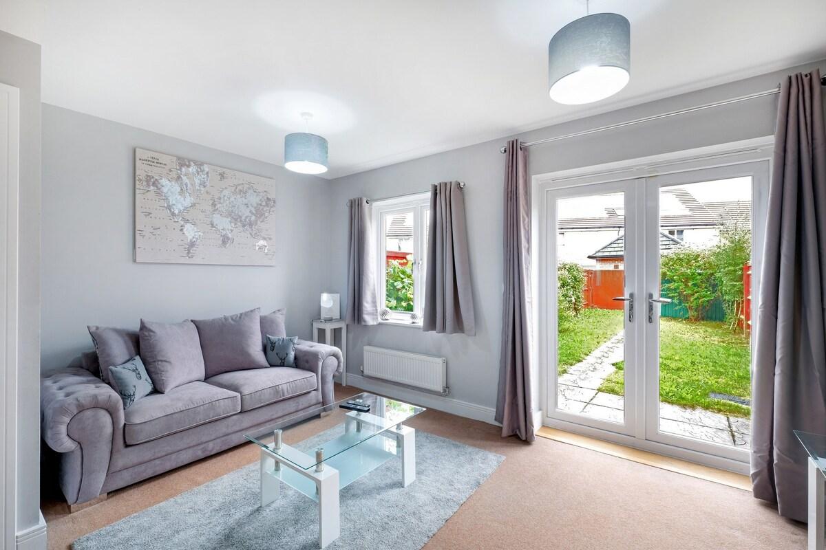 London Heathrow Living Holywell Springs House2