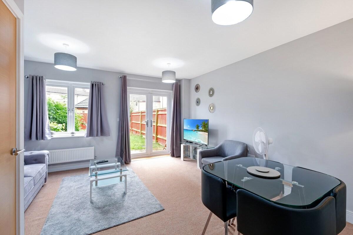 London Heathrow Living Holywell Springs House3