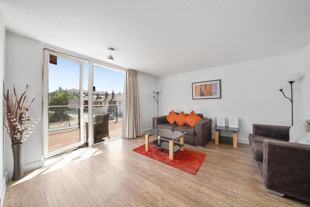 Kennet House 2 Bed and 2 Bath Apt. 7