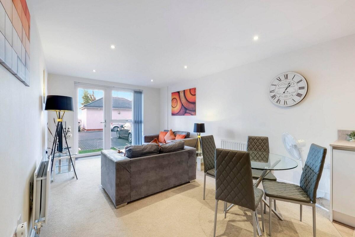 Alder House Serviced Apt. Maidenhead by 360stays5