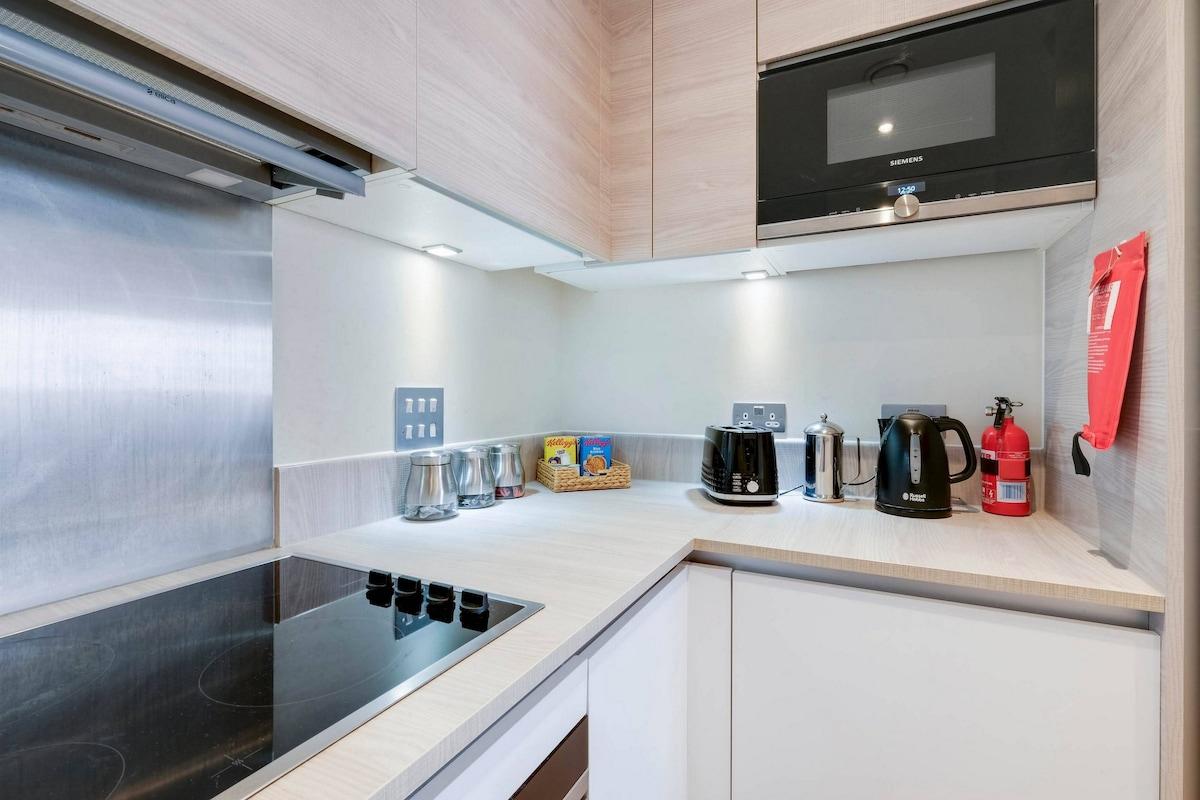 Alder House Serviced Apt. Maidenhead by 360stays6