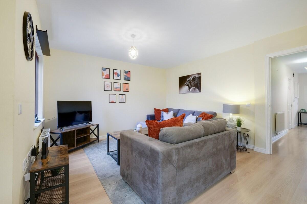Modern Comfort 4 Bedroom, 3 Bath Hse in Maidenhead2