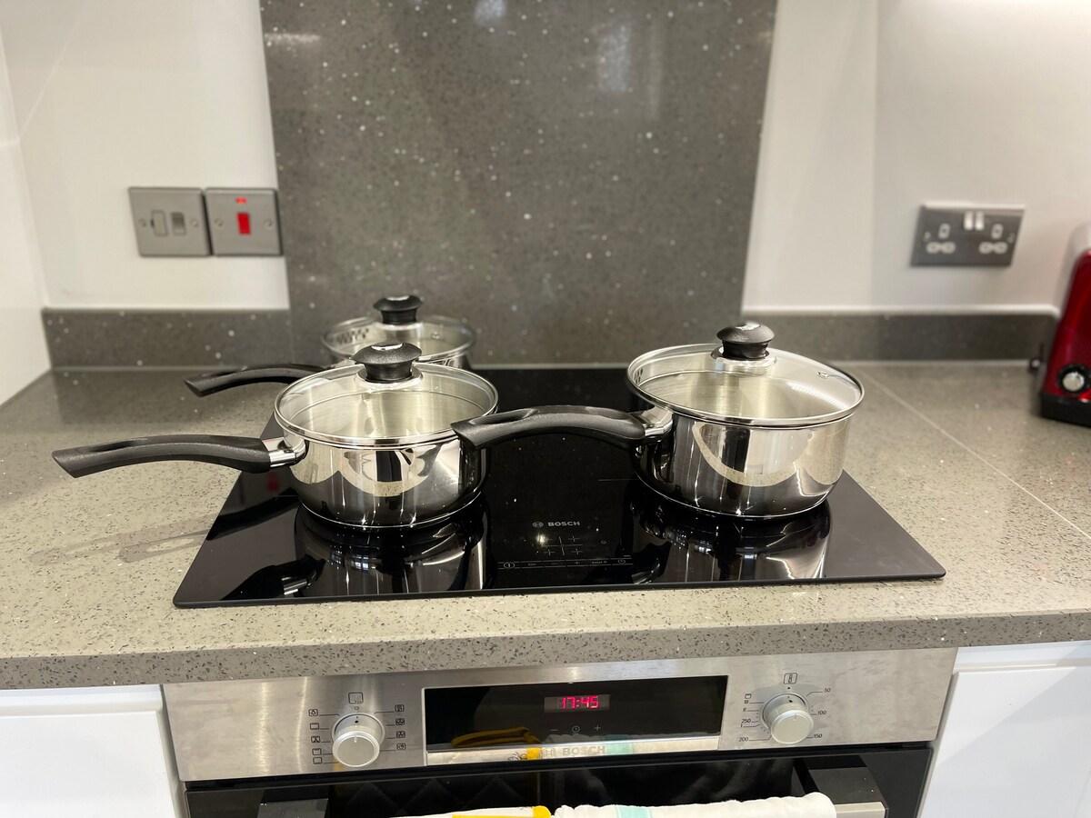 Cosy 2 Bed in Hatfield | FREE Parking | Near Uni |6